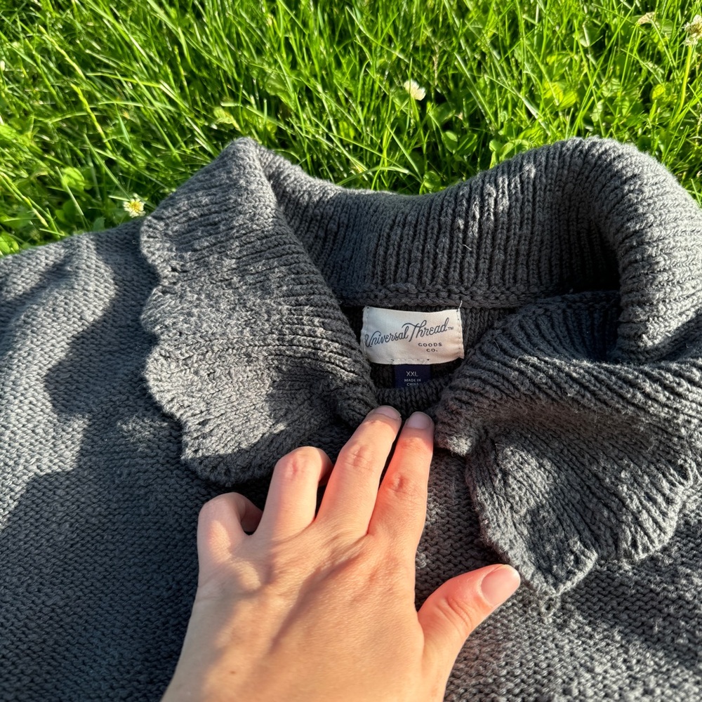 Universal Thread Charcoal Puffed Short-Sleeve Pet… - image 4